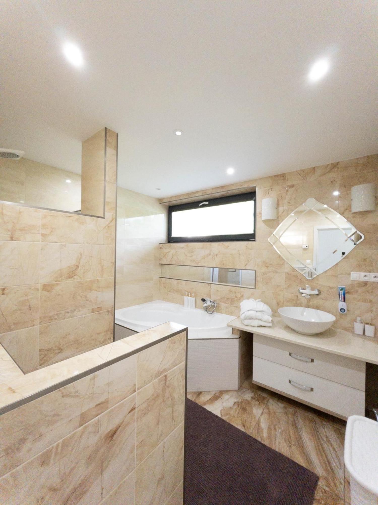 Apartman Navrchu 브레즈노 외부 사진