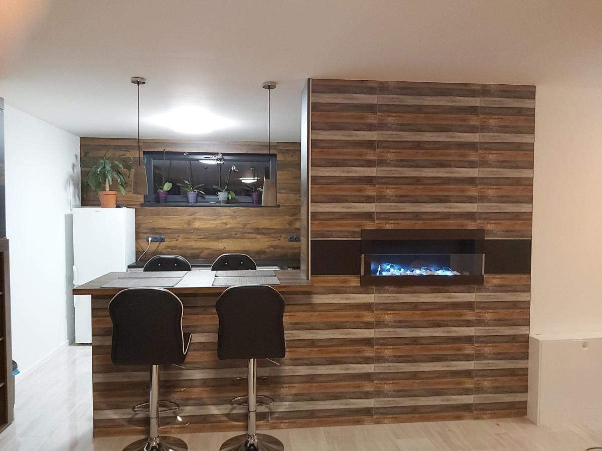 Apartman Navrchu 브레즈노 외부 사진